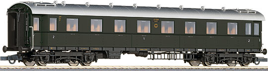 Standard Passenger car 1st/2nd class of express train<br /><a href='images/pictures/Roco/45682.jpg' target='_blank'>Full size image</a>
